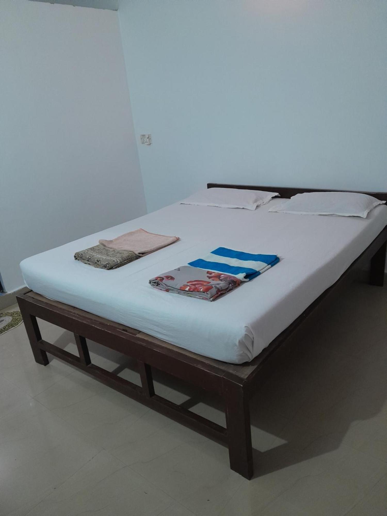 Ivon Guest House 阿姆波尔 客房 照片