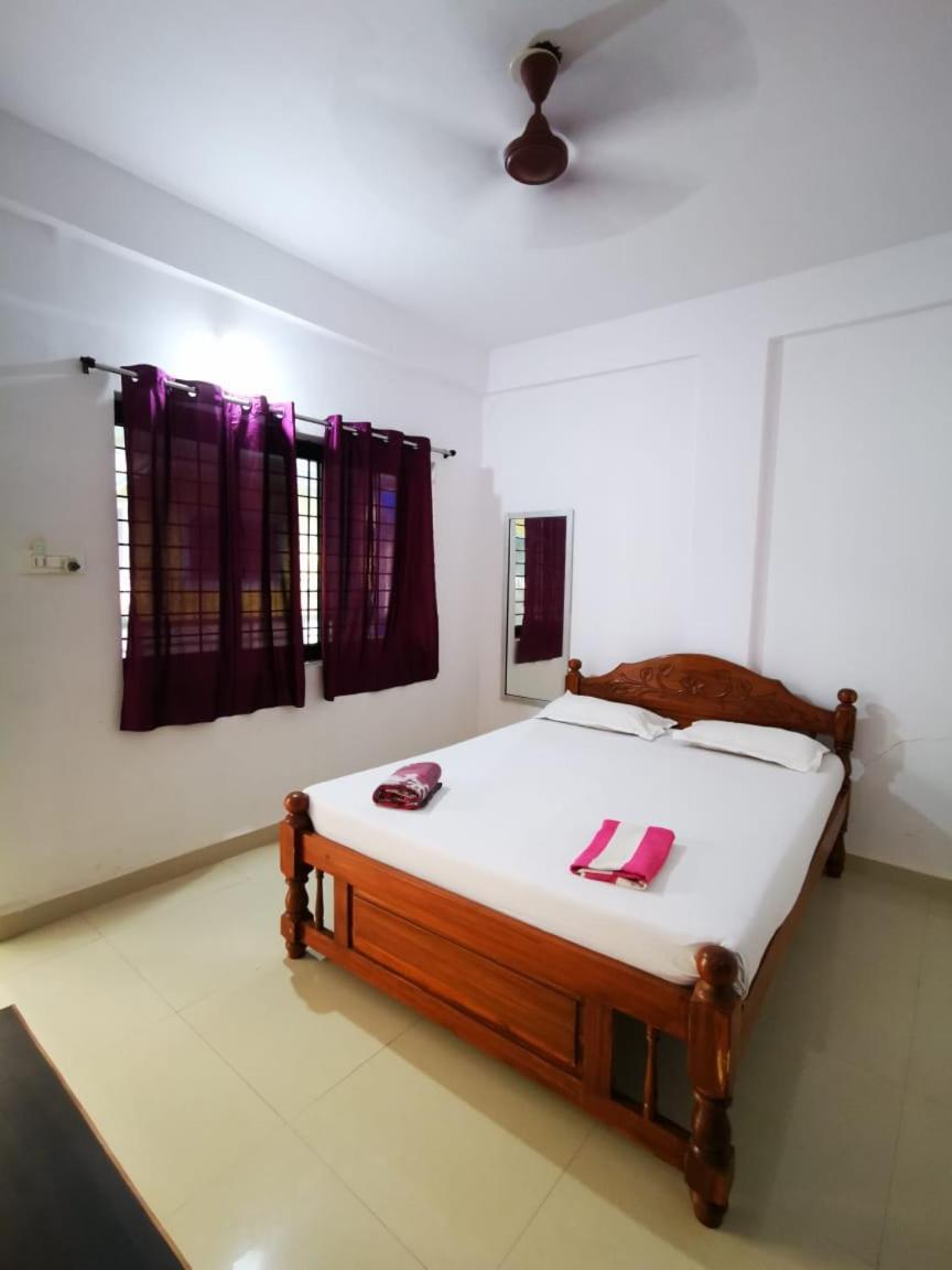 Ivon Guest House 阿姆波尔 客房 照片