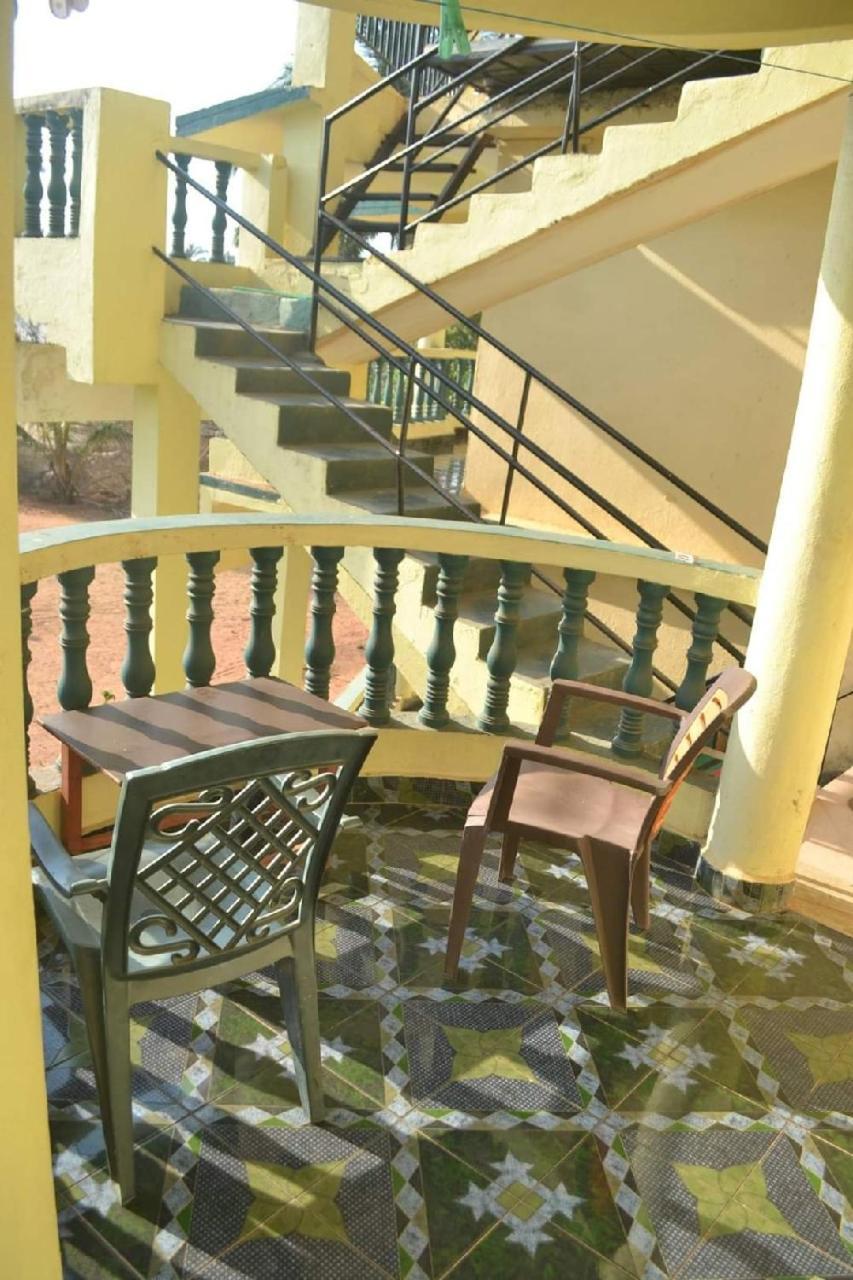 Ivon Guest House 阿姆波尔 客房 照片